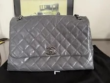 Chanel — Chanel Classic Double Flap Shoulder Bag — Handbag — resale