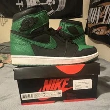 Air Jordan — Air Jordan 1 Retro High — Sneaker — resale