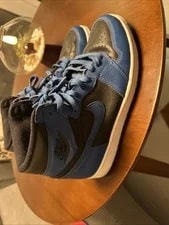 Air Jordan — Air Jordan 1 High — Sneaker — resale