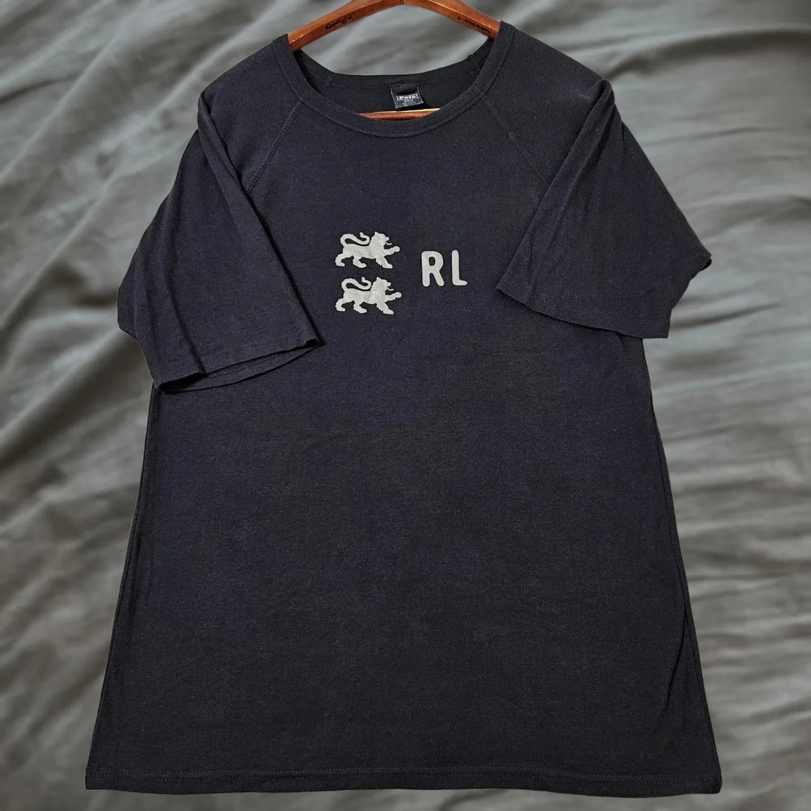 Polo Ralph Lauren — Polo Ralph Lauren Polo RL Knit Navy Blue Short Sleeve T Shirt M Mens Blues Lions Vintage 90s? — streetwear — resale