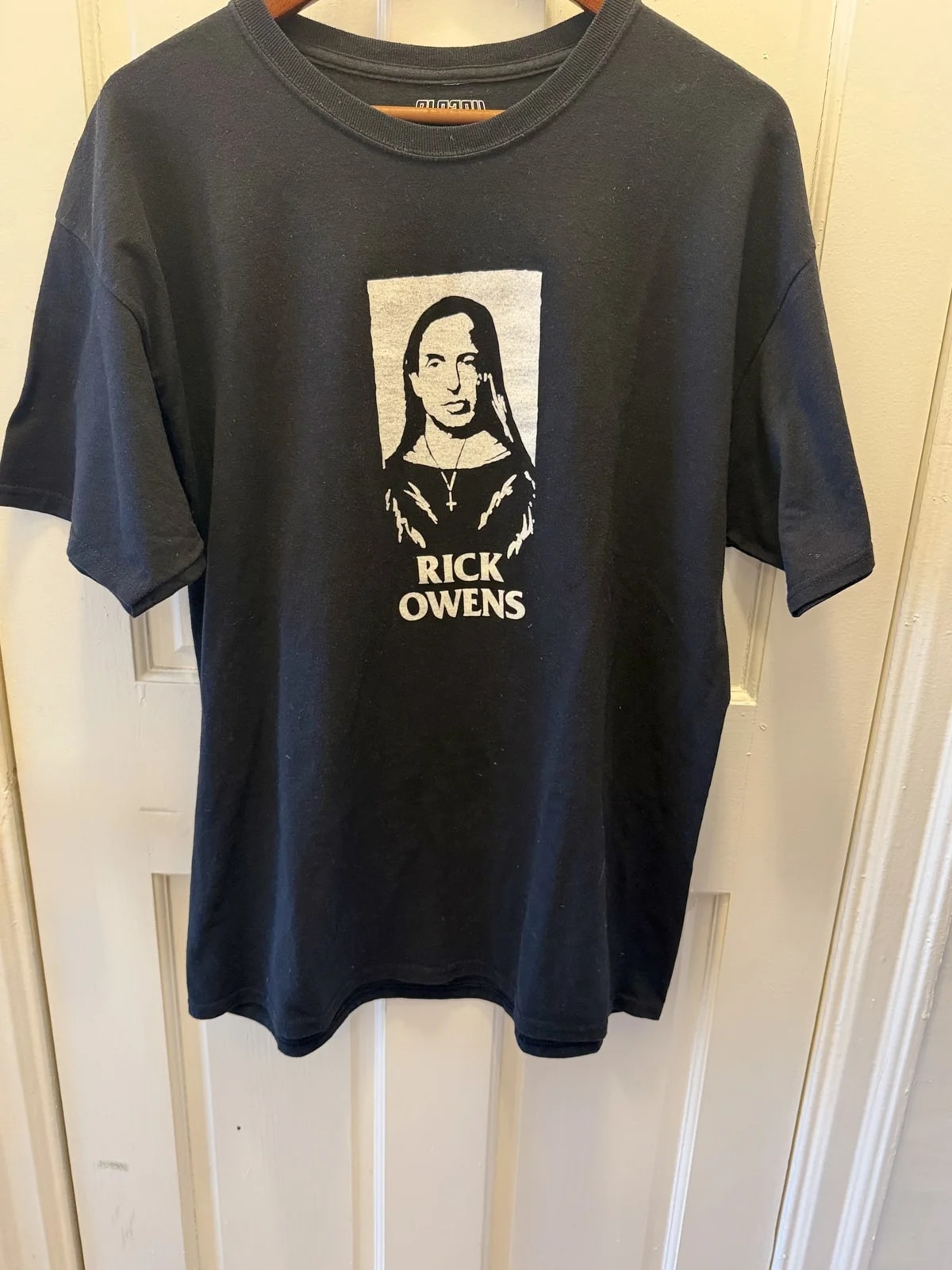 Bleach Tour 2004 T-Shirt — streetwear — resale
