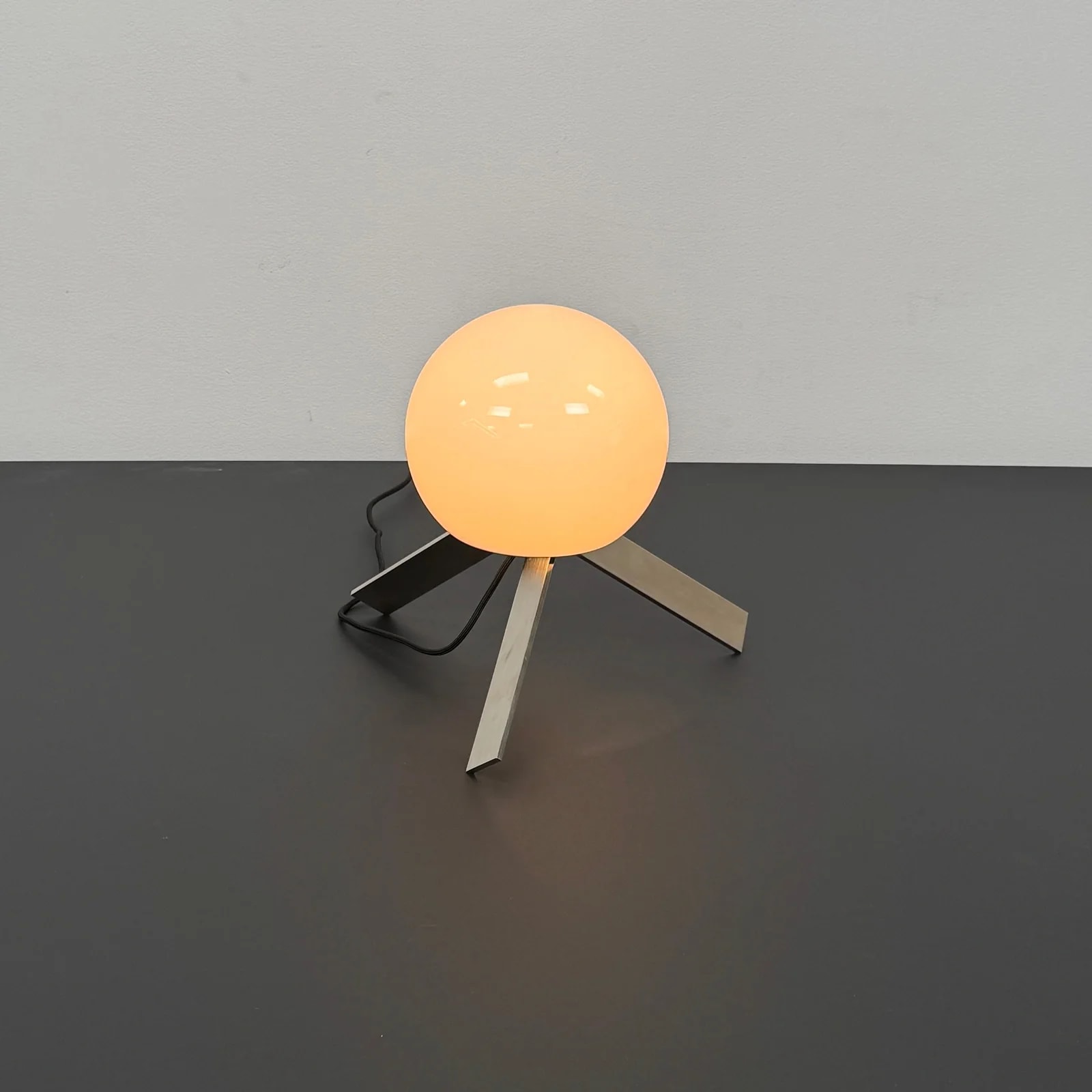 Michael Anastassiades To the Top Table Lamp 3