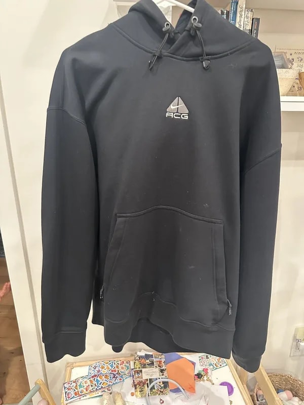 Nike ACG Hoodie Size L – Barely Worn 2