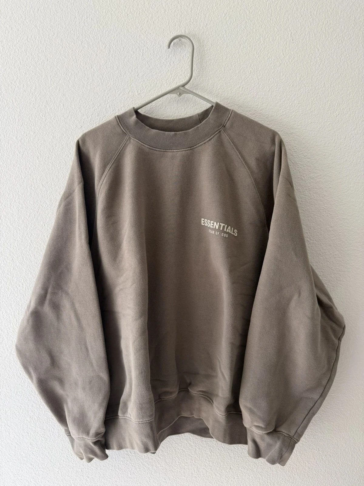 Fear of God — Essentials Fear of God Crew — streetwear — resale