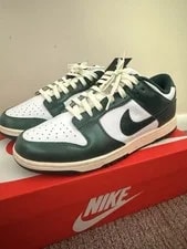 Nike — Nike Dunk Low — Sneaker — resale